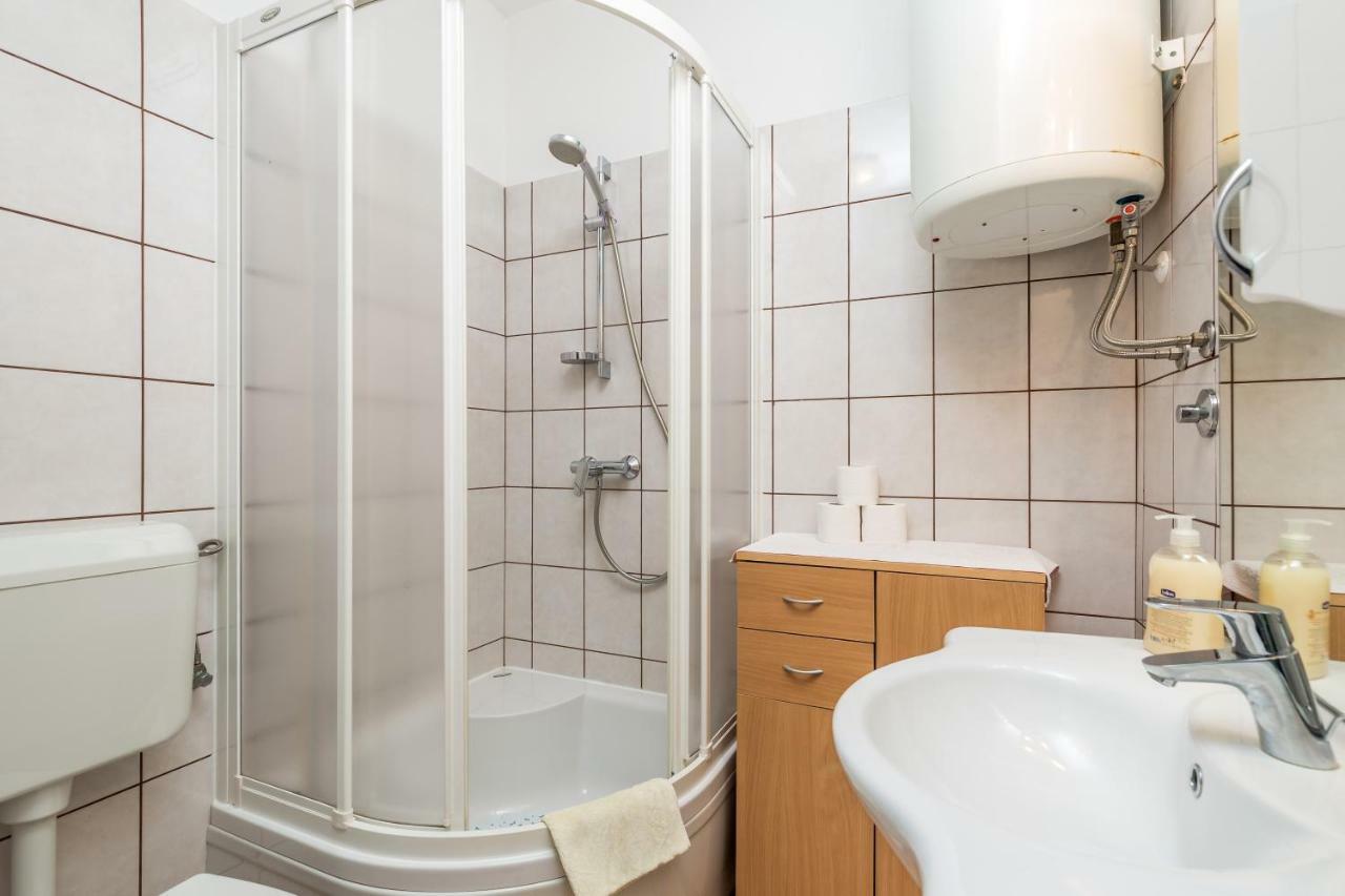 Apartmani Strott ปิเนซิตซี ภายนอก รูปภาพ